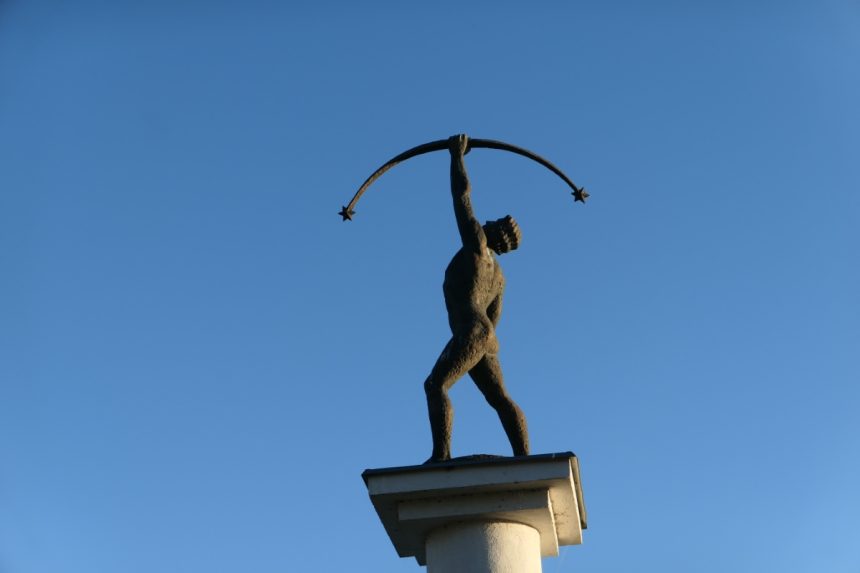 Słuchaj łuku